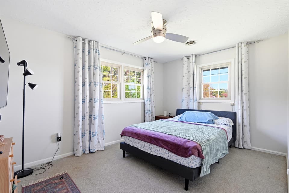 308 Grandview Drive, photo 18 of 40