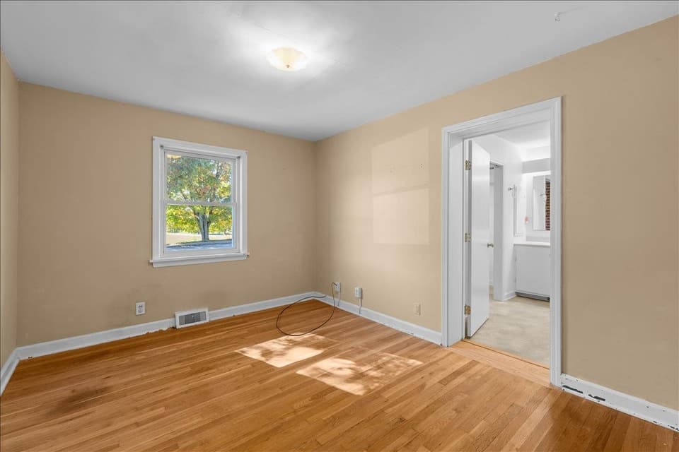 803 Grove Avenue, photo 17 of 37