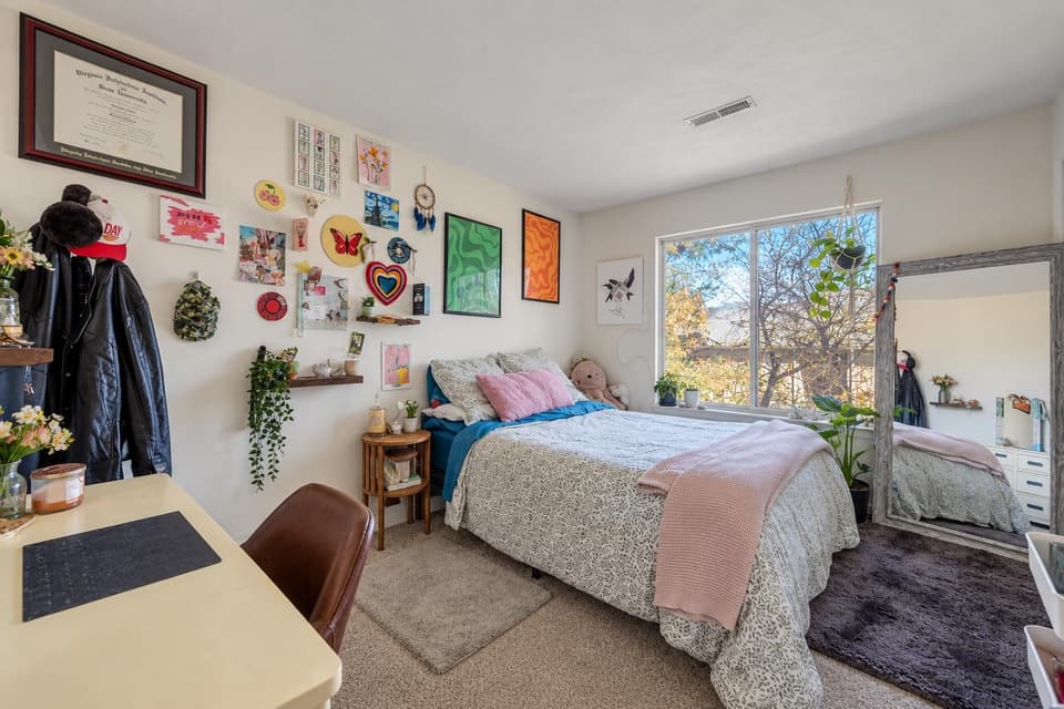 856 Newport Terrace, photo 7 of 15