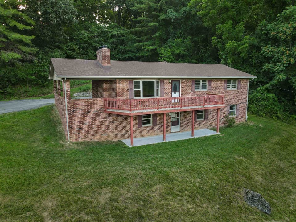 808 Summer Road, Blacksburg, VA