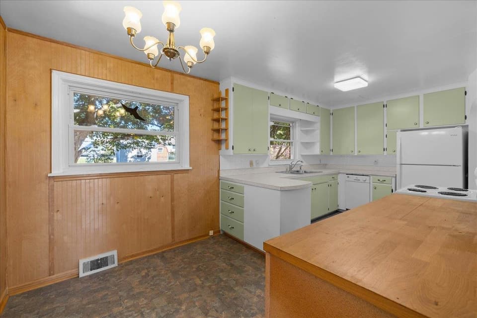 803 Grove Avenue, photo 6 of 37