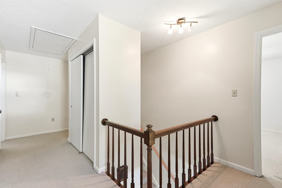 401 Stonegate Drive, photo 38 of 40