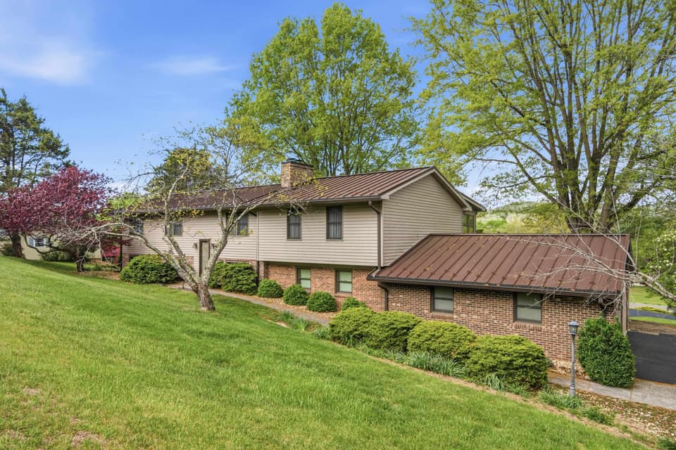 1721 Plank Drive, Blacksburg, VA