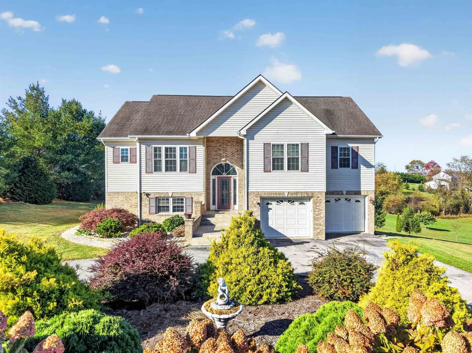 1701 Stratford View Drive, Blacksburg, VA