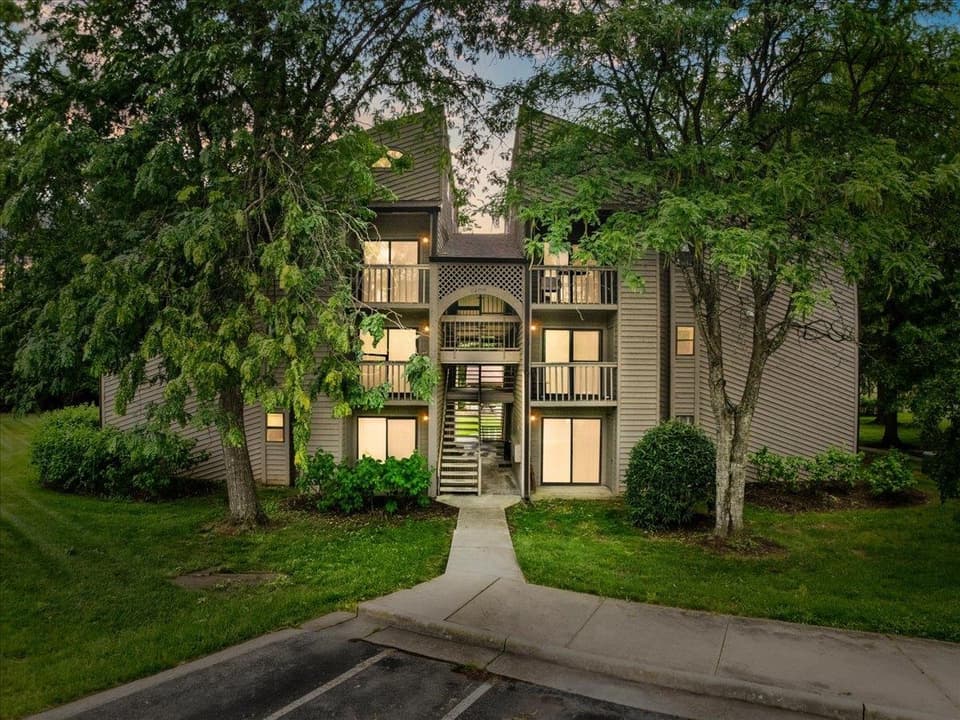 1406 University City Boulevard Unit F, Blacksburg, VA