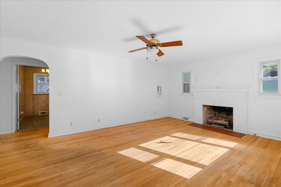 803 Grove Avenue, photo 5 of 37