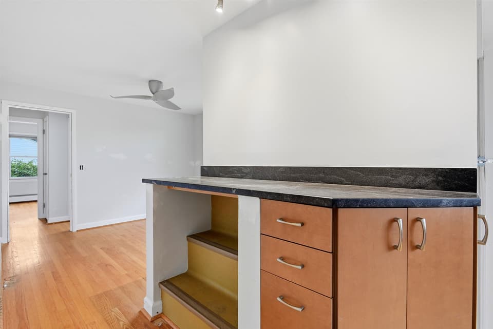 404 Eastview Terrace, photo 18 of 40