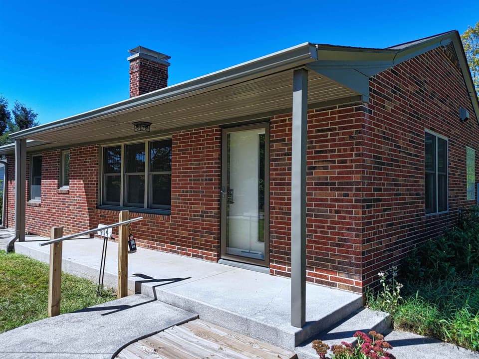 404 Eastview Terrace, photo 6 of 40