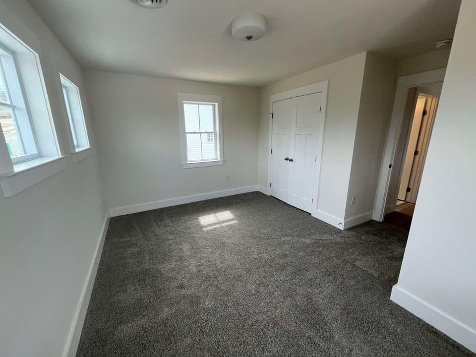 7012 Apple Lane, photo 6 of 7