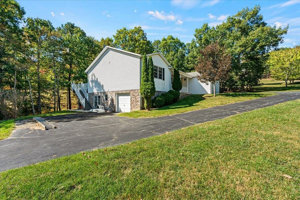 3431 Gordon Drive, photo 29 of 32