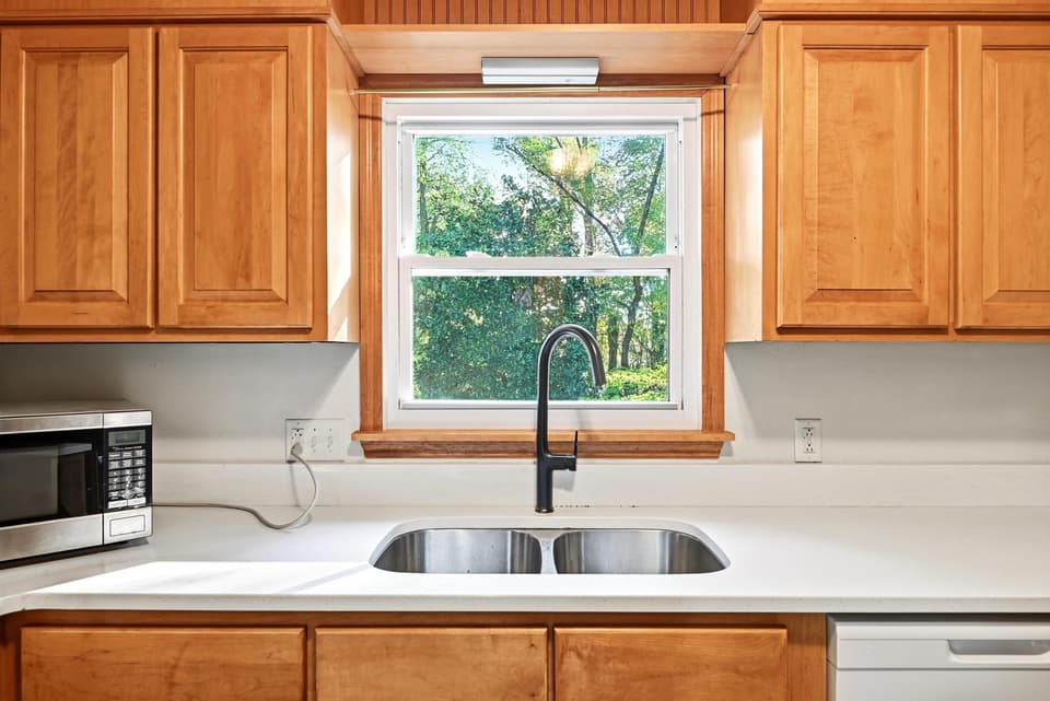 401 Stonegate Drive, photo 20 of 40
