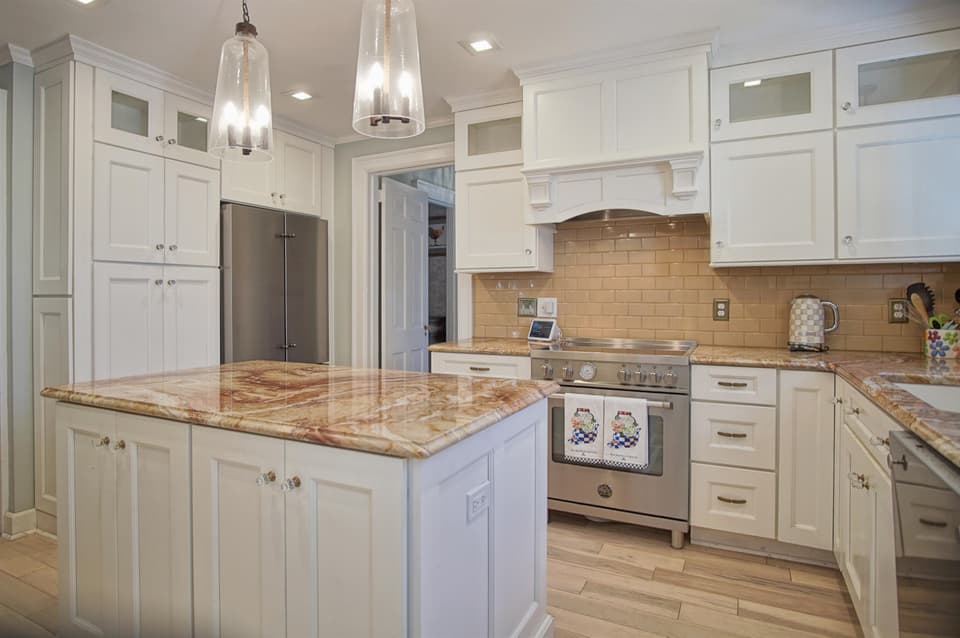 808 Preston Avenue, photo 16 of 40