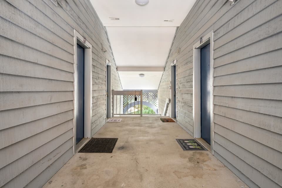 501 Sunridge Drive Unit R, photo 2 of 26