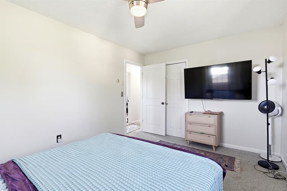 308 Grandview Drive, photo 19 of 40