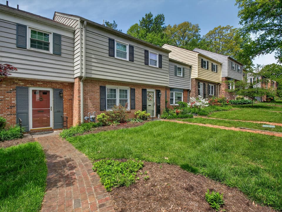 120 Camelot Ct, photo 32 of 35