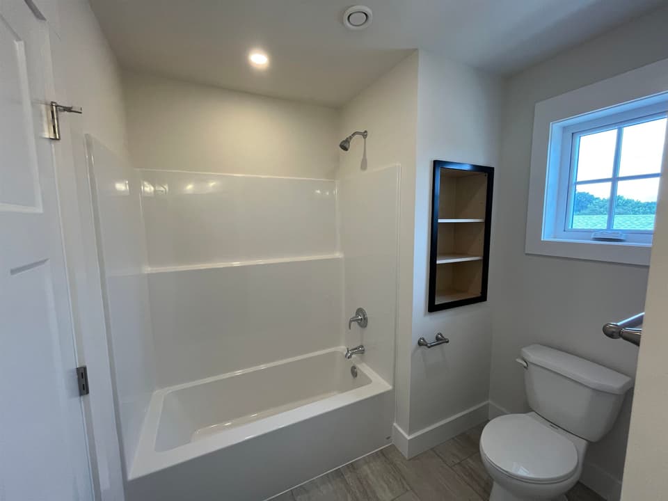 7008 Apple Lane, photo 4 of 5