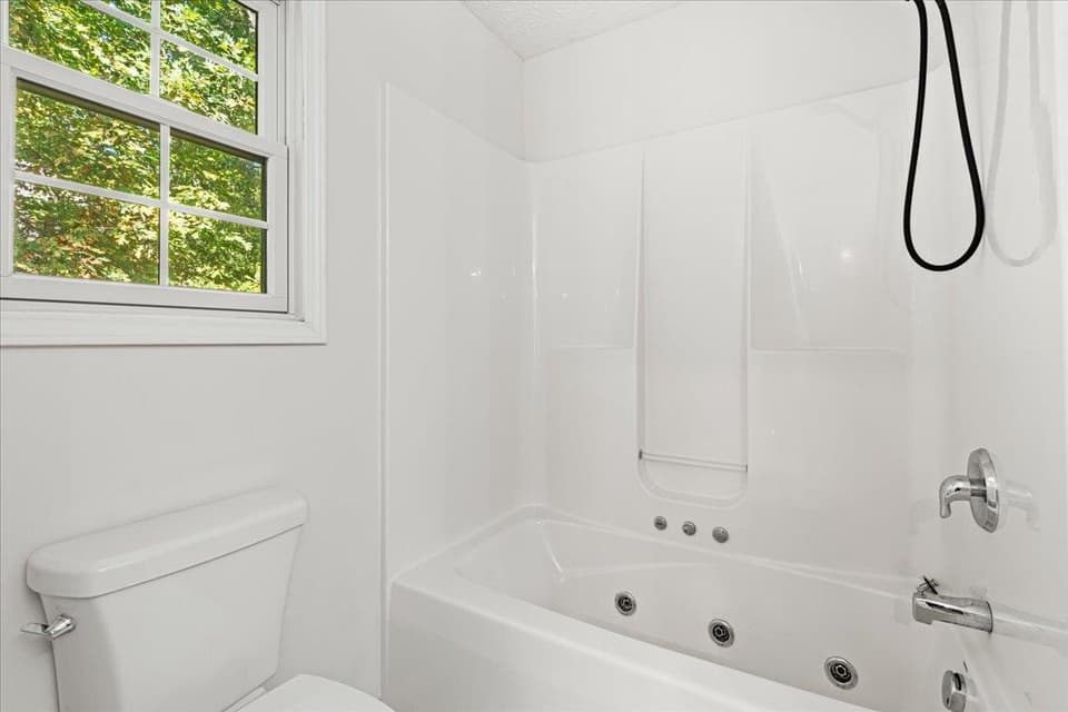 3431 Gordon Drive, photo 15 of 32