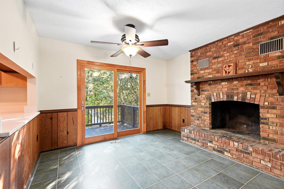 401 Stonegate Drive, photo 23 of 40