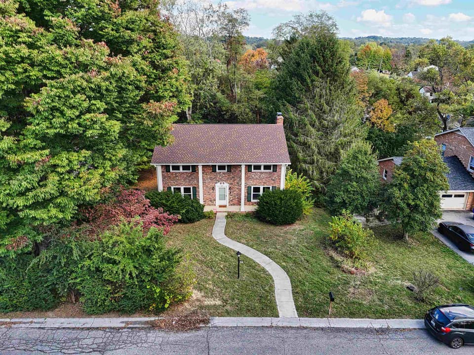 401 Stonegate Drive, photo 5 of 40
