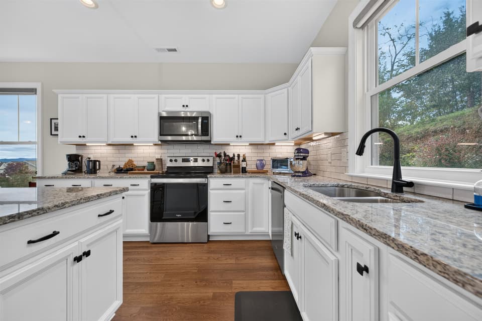 418 Heartwood Crossing, photo 23 of 40