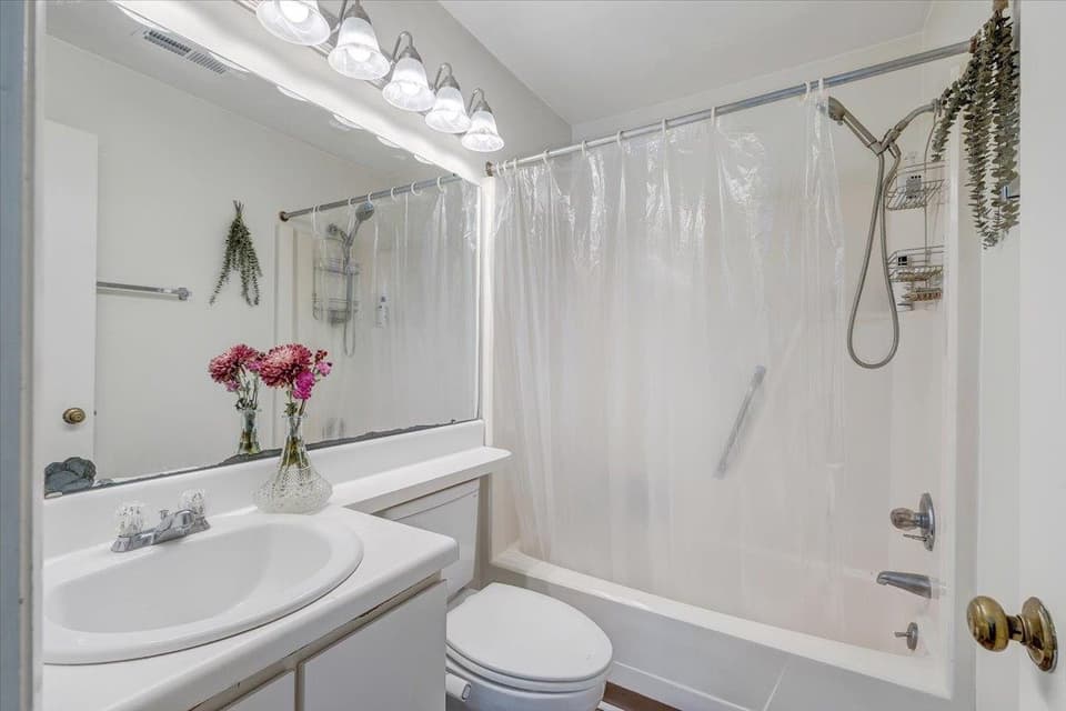 856 Newport Terrace, photo 8 of 15