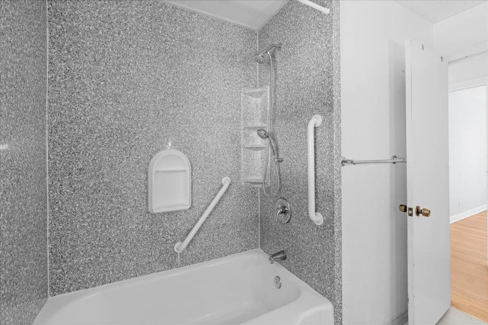 803 Grove Avenue, photo 16 of 37