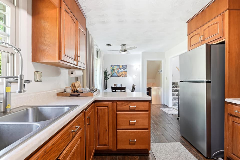 308 Grandview Drive, photo 14 of 40