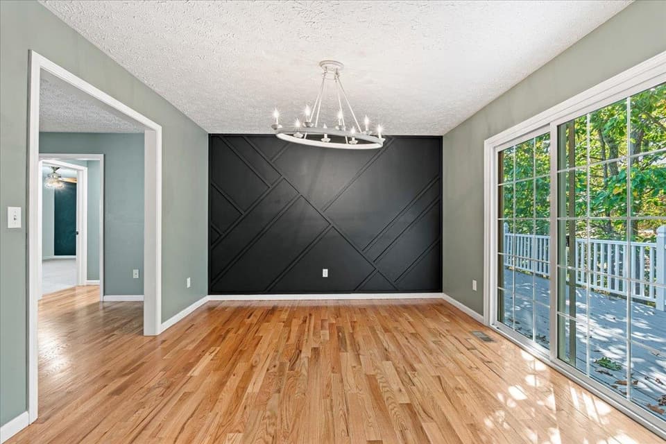 3431 Gordon Drive, photo 9 of 32
