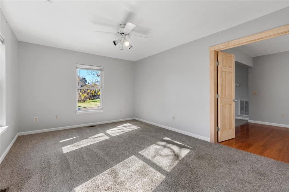 516 Sunrise Drive, photo 21 of 40