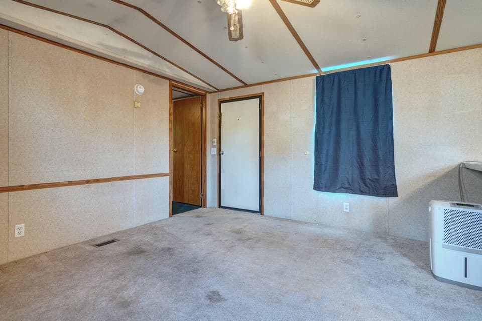461 Bee Lane, photo 4 of 22