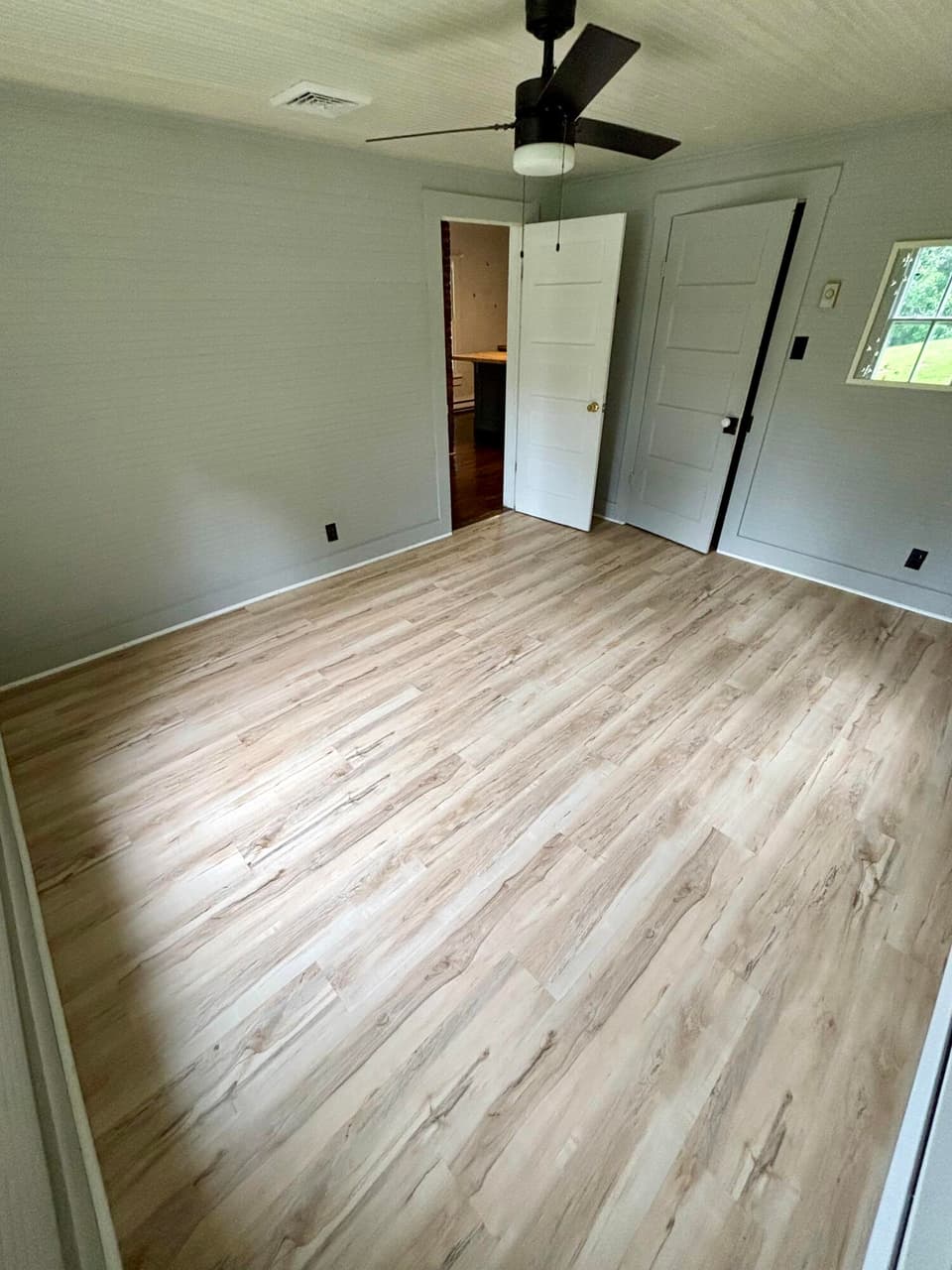 611 Mabry Ln, photo 16 of 23