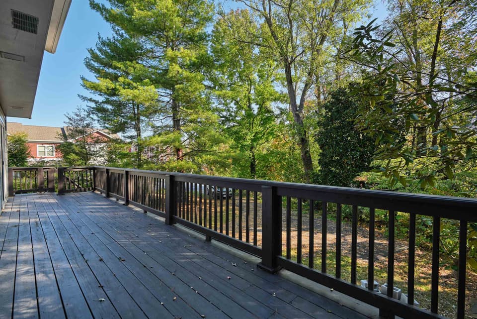 401 Stonegate Drive, photo 17 of 40