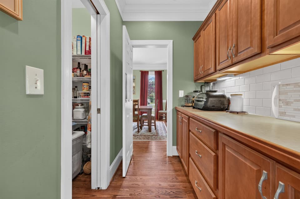 1220 Brockton Street, photo 7 of 40