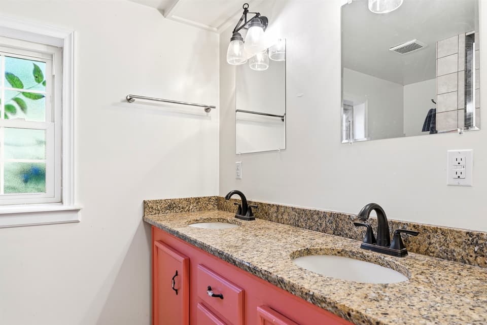 308 Grandview Drive, photo 26 of 40