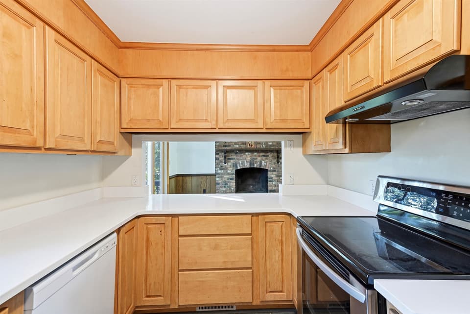401 Stonegate Drive, photo 22 of 40