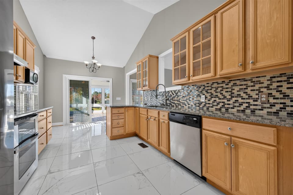 1701 Stratford View Drive, photo 23 of 40