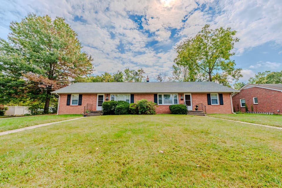 203 Airport Road, Blacksburg, VA