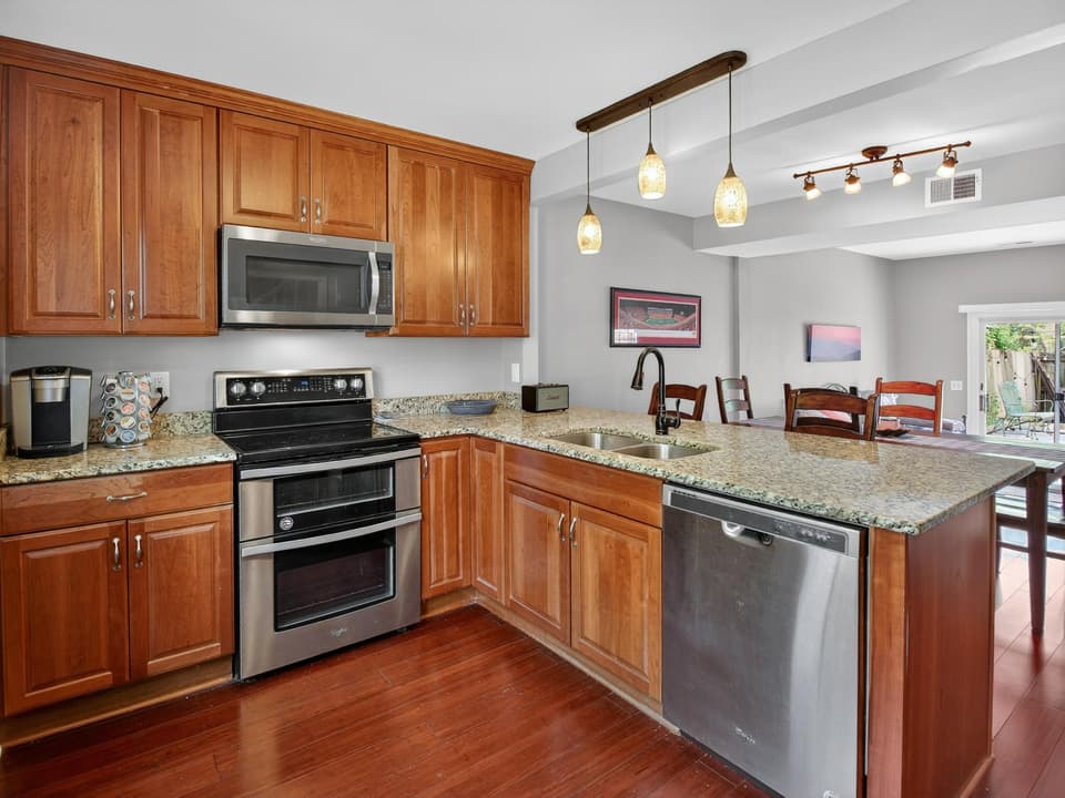 120 Camelot Ct, photo 14 of 35