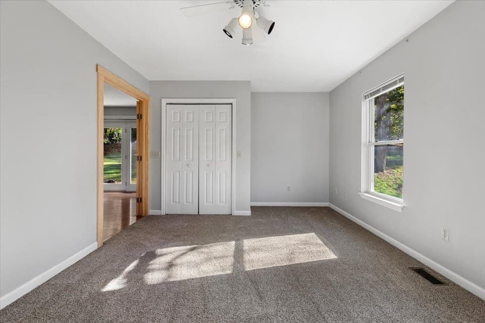 516 Sunrise Drive, photo 22 of 40