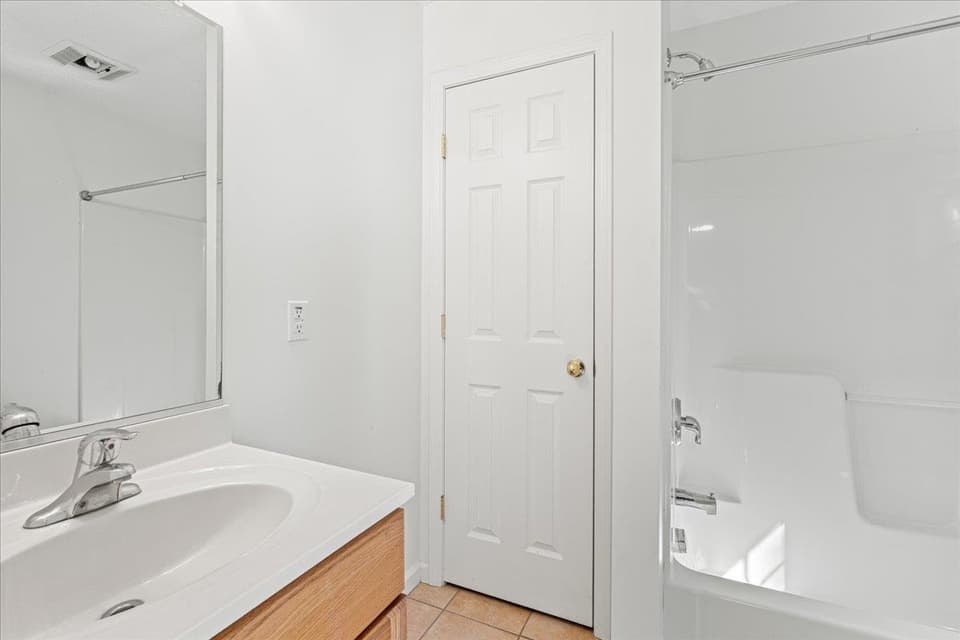 3431 Gordon Drive, photo 23 of 32