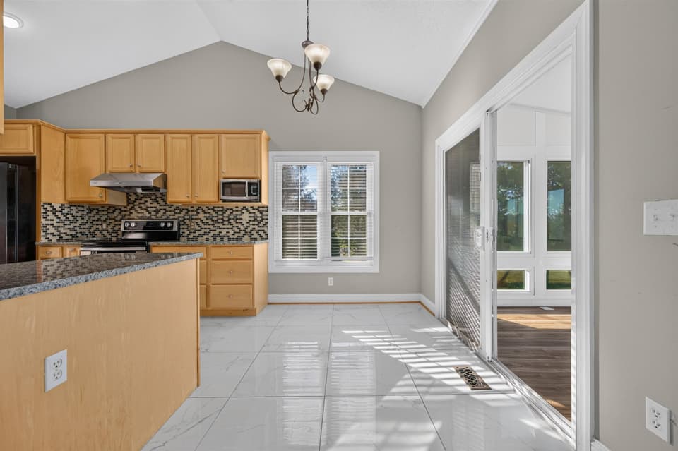 1701 Stratford View Drive, photo 24 of 40