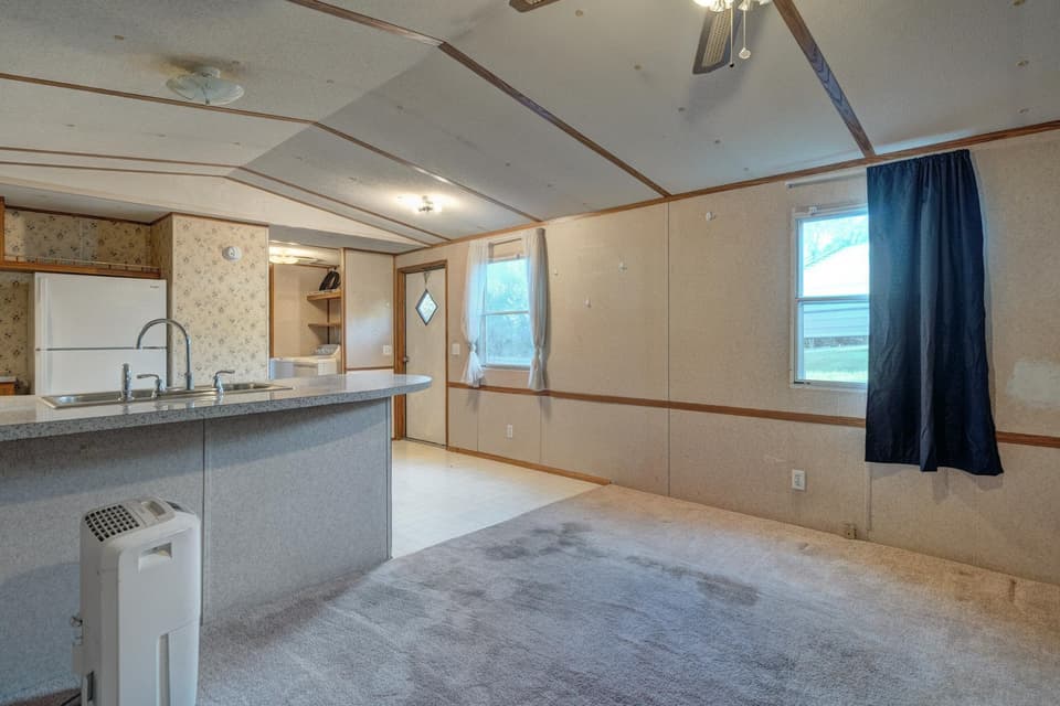 461 Bee Lane, photo 7 of 22