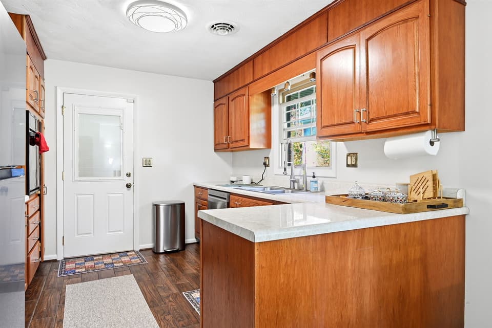 308 Grandview Drive, photo 12 of 40