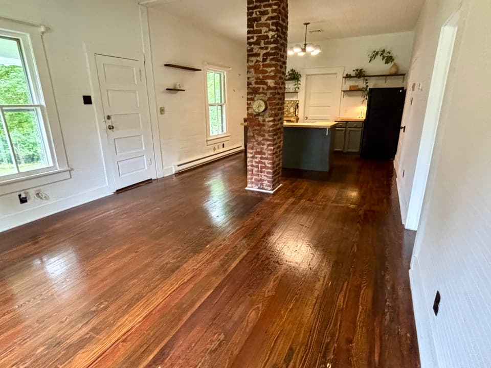 611 Mabry Ln, photo 11 of 23