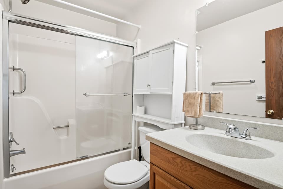 1748 Donlee Drive Unit 105, photo 17 of 27