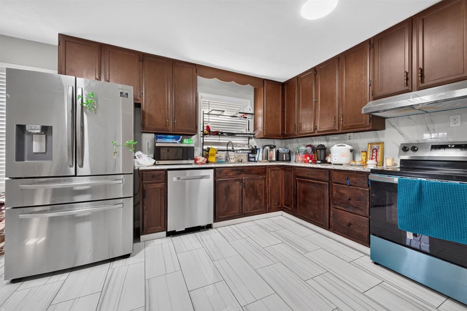 1704 Oriole Drive, photo 21 of 40