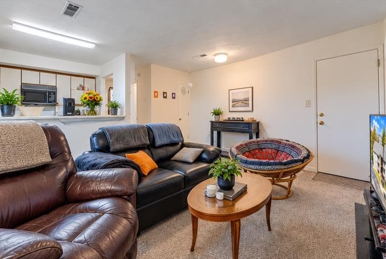 856 Newport Terrace, photo 4 of 15